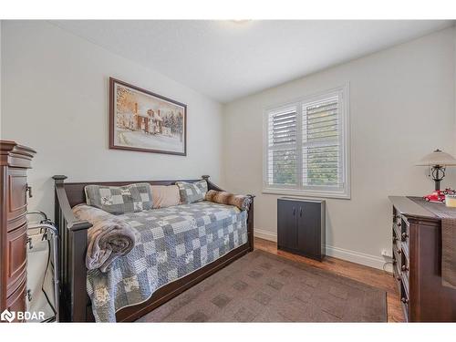 3375 Line 6 North Line, Oro-Medonte, ON - Indoor Photo Showing Bedroom