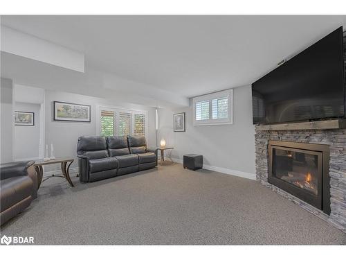 3375 Line 6 North Line, Oro-Medonte, ON - Indoor Photo Showing Living Room With Fireplace