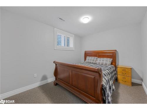 3375 Line 6 North Line, Oro-Medonte, ON - Indoor Photo Showing Bedroom