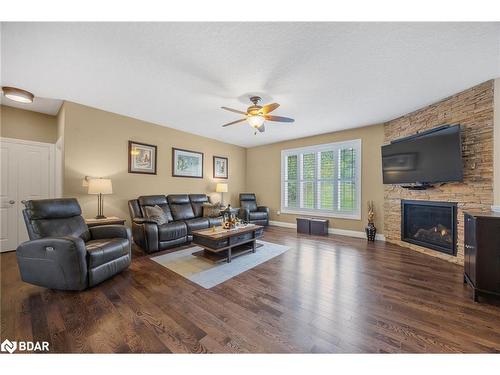 3375 Line 6 North Line, Oro-Medonte, ON - Indoor Photo Showing Living Room With Fireplace