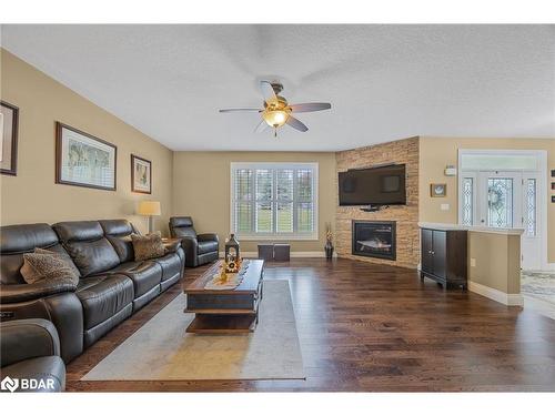 3375 Line 6 North Line, Oro-Medonte, ON - Indoor Photo Showing Living Room With Fireplace