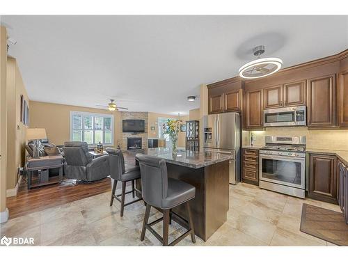 3375 Line 6 North Line, Oro-Medonte, ON - Indoor Photo Showing Kitchen