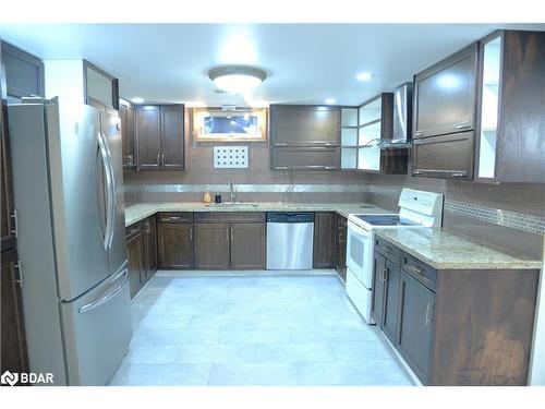 7 Mcmann Drive, Thorold, ON - Indoor Photo Showing Kitchen