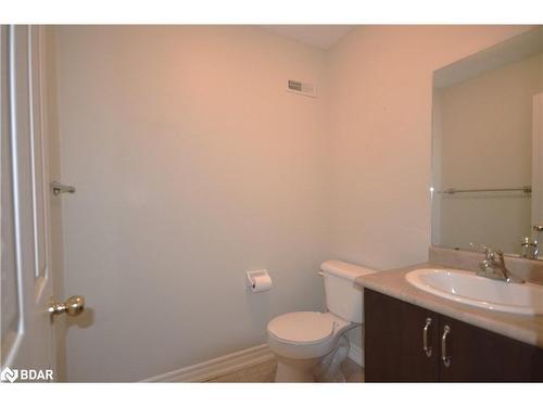 11-175 Stanley Street Street, Barrie, ON - Indoor Photo Showing Bathroom