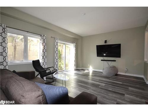 11-175 Stanley Street Street, Barrie, ON - Indoor Photo Showing Living Room