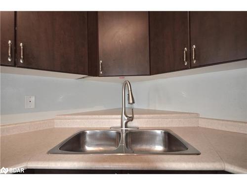 11-175 Stanley Street Street, Barrie, ON - Indoor Photo Showing Kitchen With Double Sink