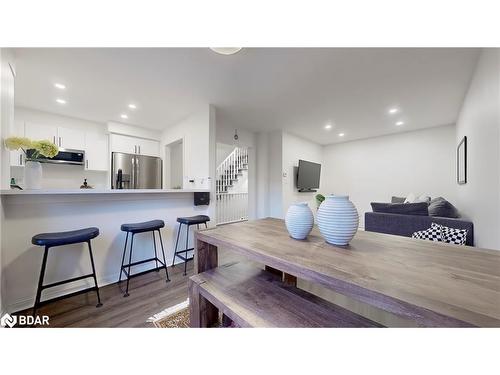 3037 Dewridge Avenue, Oakville, ON - Indoor Photo Showing Kitchen