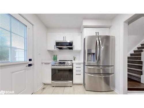 3037 Dewridge Avenue, Oakville, ON - Indoor Photo Showing Kitchen