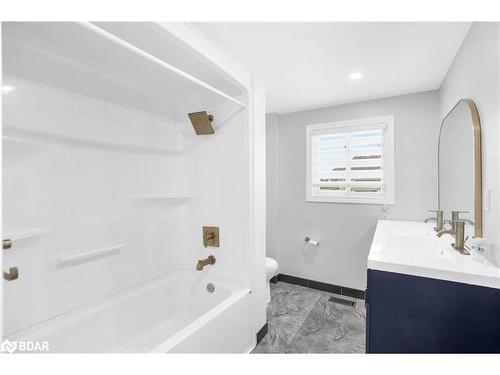 29 Roman Crescent, Brantford, ON - Indoor Photo Showing Bathroom