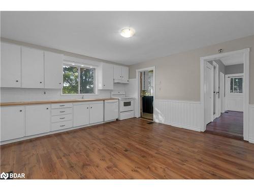 7281 9Th Line, Thornton, ON - Indoor Photo Showing Kitchen