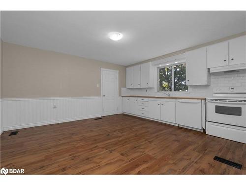 7281 9Th Line, Thornton, ON - Indoor Photo Showing Kitchen