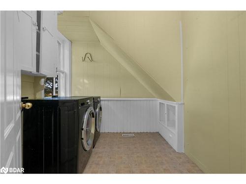 7281 9Th Line, Thornton, ON - Indoor Photo Showing Laundry Room