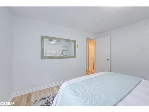 277 Nelson Street, Barrie, ON - Indoor Photo Showing Bedroom