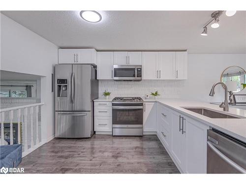 277 Nelson Street, Barrie, ON - Indoor Photo Showing Kitchen With Upgraded Kitchen