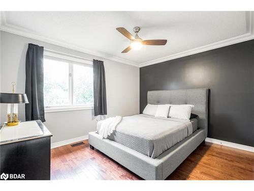 7 Nordic Trail, Oro-Medonte, ON - Indoor Photo Showing Bedroom