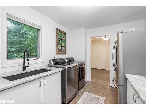 7 Nordic Trail, Oro-Medonte, ON - Indoor Photo Showing Laundry Room