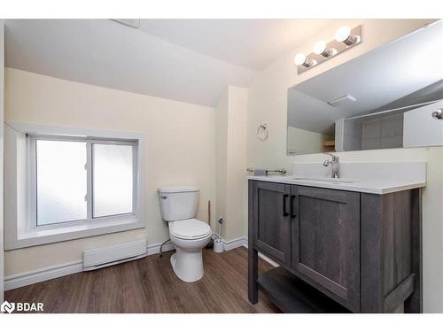 218 West Street N, Orillia, ON - Indoor Photo Showing Bathroom