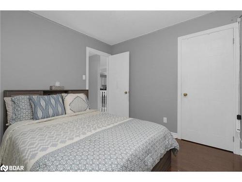 24 Mcveigh Drive, Barrie, ON - Indoor Photo Showing Bedroom