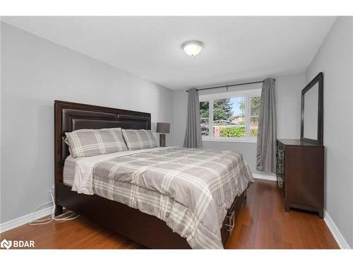 24 Mcveigh Drive, Barrie, ON - Indoor Photo Showing Bedroom