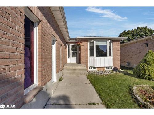 24 Mcveigh Drive, Barrie, ON 