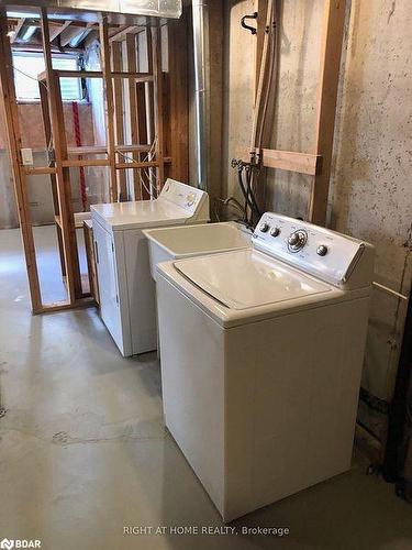 59 Lions Gate Boulevard Boulevard, Barrie, ON - Indoor Photo Showing Laundry Room