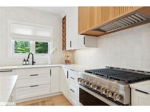 46 David Willson Trail, Sharon, ON - Indoor Photo Showing Kitchen With Upgraded Kitchen