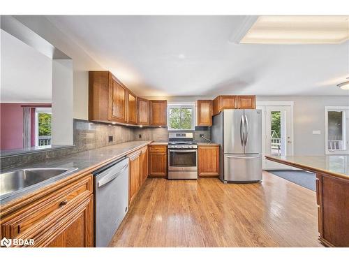 58 Unity Side Road, Caledonia, ON - Indoor Photo Showing Kitchen