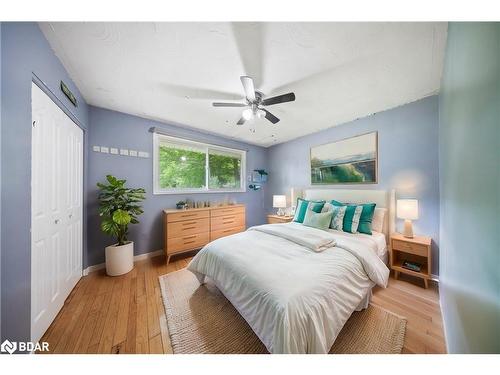 58 Unity Side Road, Caledonia, ON - Indoor Photo Showing Bedroom