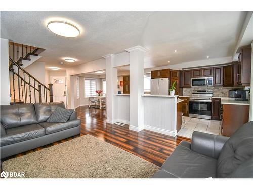 30 Aikens Crescent, Barrie, ON - Indoor Photo Showing Living Room