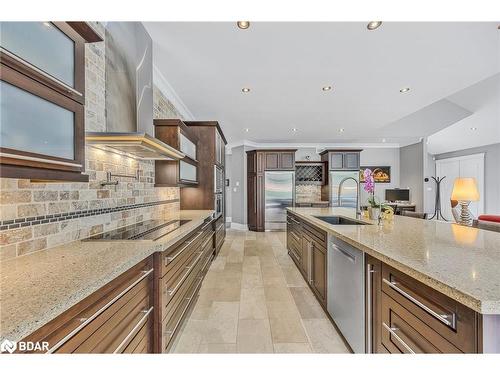 36 Lilac Lane, Midhurst, ON - Indoor Photo Showing Kitchen