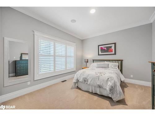 36 Lilac Lane, Midhurst, ON - Indoor Photo Showing Bedroom