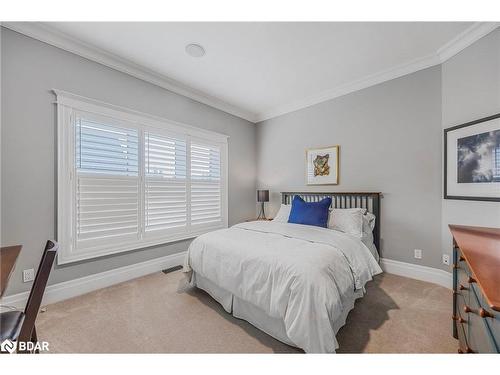 36 Lilac Lane, Midhurst, ON - Indoor Photo Showing Bedroom