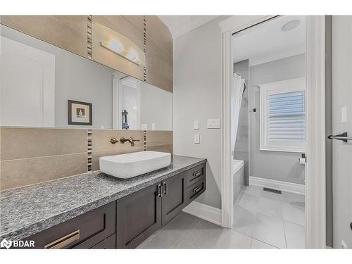 36 Lilac Lane, Midhurst, ON - Indoor Photo Showing Bathroom