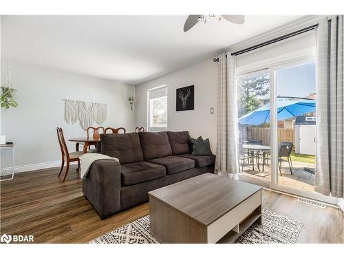 24 Christie Crescent, Barrie, ON - Indoor Photo Showing Living Room