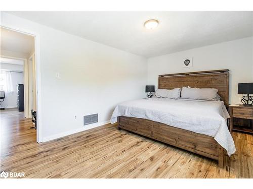 24 Christie Crescent, Barrie, ON - Indoor Photo Showing Bedroom