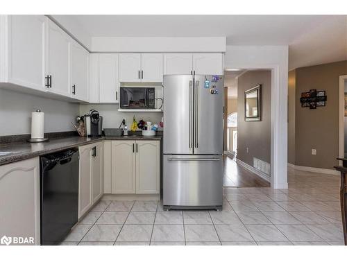 58 Mapleton Avenue, Barrie, ON - Indoor Photo Showing Kitchen