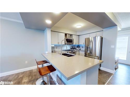 282 Mcmeeken Drive, Cambridge, ON - Indoor Photo Showing Kitchen