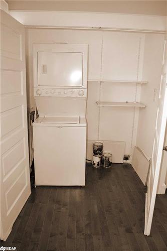 52 Holgate Street, Barrie, ON - Indoor Photo Showing Laundry Room