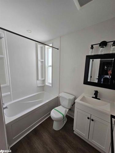 120 High Street, Sutton, ON - Indoor Photo Showing Bathroom