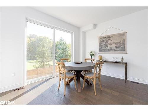 102 Wood Crescent, Angus, ON - Indoor Photo Showing Dining Room