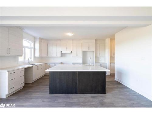 60 Wood Crescent, Angus, ON - Indoor Photo Showing Kitchen