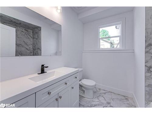 3260 Cove Avenue, Innisfil, ON - Indoor Photo Showing Bathroom