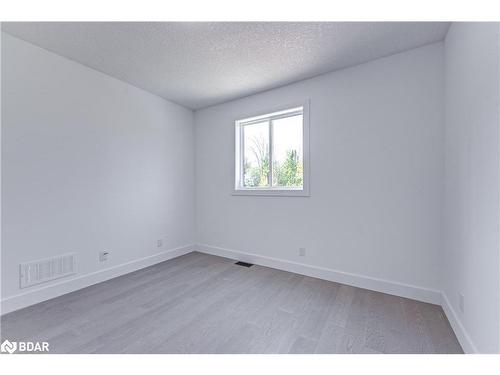 3260 Cove Avenue, Innisfil, ON - Indoor Photo Showing Other Room