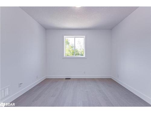 3260 Cove Avenue, Innisfil, ON - Indoor Photo Showing Other Room