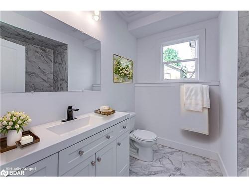 3260 Cove Avenue, Innisfil, ON - Indoor Photo Showing Bathroom