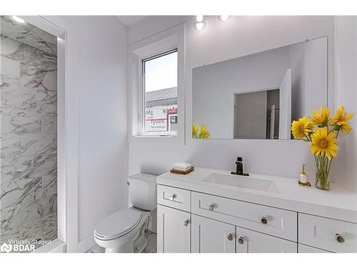 3256 Cove Avenue, Innisfil, ON - Indoor Photo Showing Bathroom