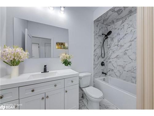 3256 Cove Avenue, Innisfil, ON - Indoor Photo Showing Bathroom