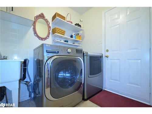 140 Country Lane, Barrie, ON - Indoor Photo Showing Laundry Room