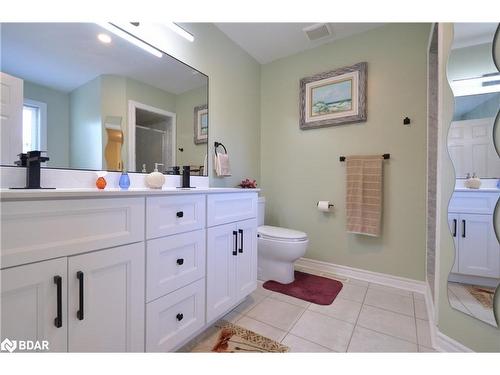 140 Country Lane, Barrie, ON - Indoor Photo Showing Bathroom