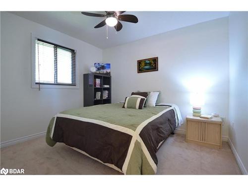 140 Country Lane, Barrie, ON - Indoor Photo Showing Bedroom